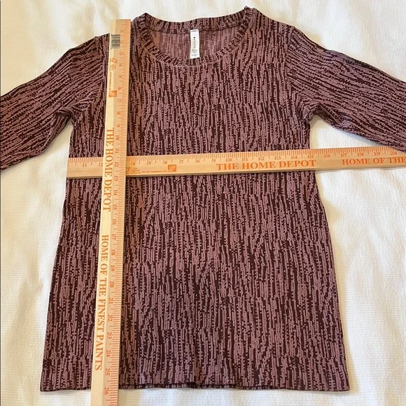 New Athleta Workout Top, Size Medium, Never Worn - Picture 3 of 4